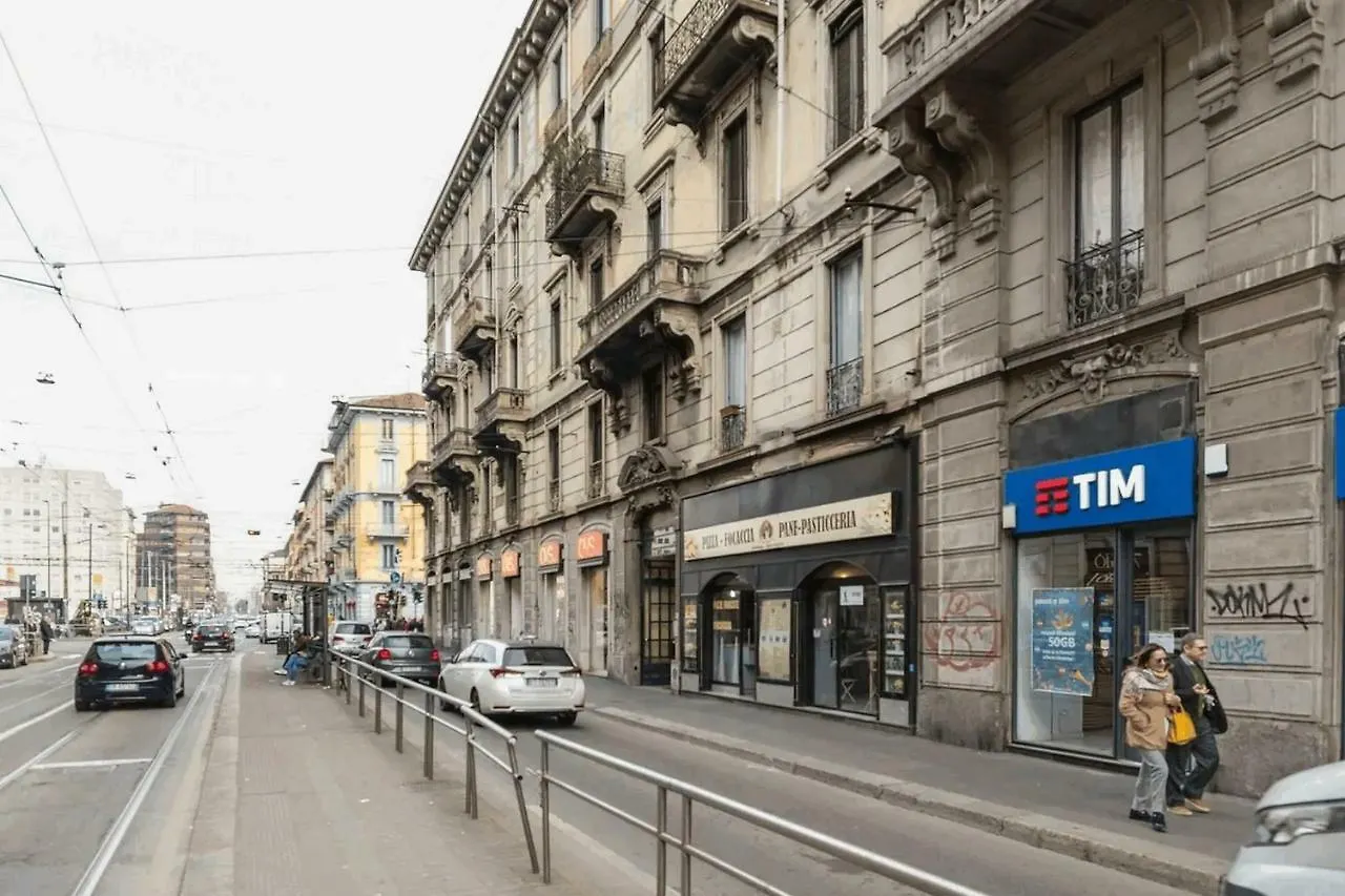 Isola View Renovated Apartment Milan Italy